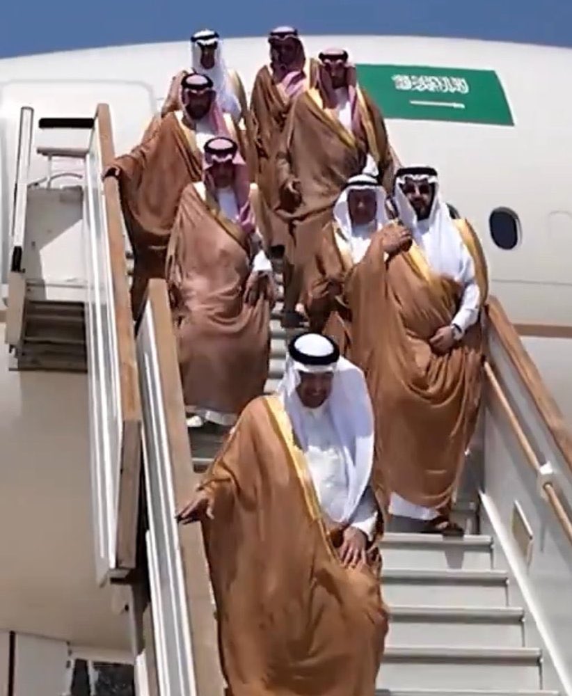 fahddeepaji1's tweet image. ما خاب أو خسر من وضع يده في يد المملكة العربية السعودية وأرض الحرمين الشريفين وبلد التوحيد وقادة العرب والمسلمين ..