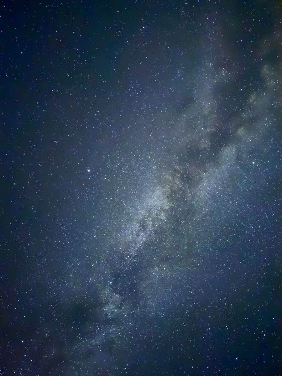 mariomnts's tweet image. En España empieza el sábado, yo me voy a dormir bajo este cielo en Monument Valley en Arizona 🌟