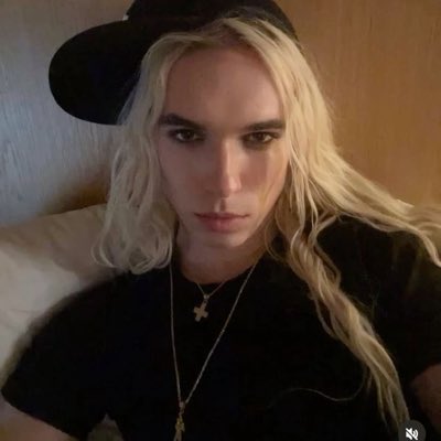 hanitemple's tweet image. #NewProfilePic ok im trying not to change my pfp sm but it’s like a itch in my butt i just have to 🤤