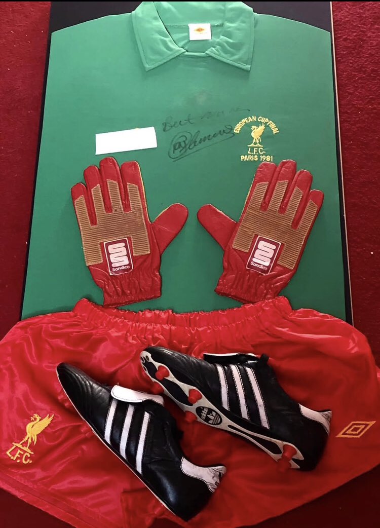 May 1981… <a href="/RayClem1/">Ray Clemence</a> <a href="/LFC/">Liverpool FC</a> 🙌🏼🙌🏼