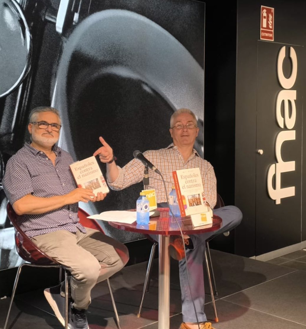 sean_f_scullion's tweet image. Morning! Kaixo! ¡Presentando #EspañolesContraElNazismo en junio en el @Fnac_EUS con el magnífico @oiarzabal! En librerías 👇🏽
planetadelibros.com/libro-espanole…