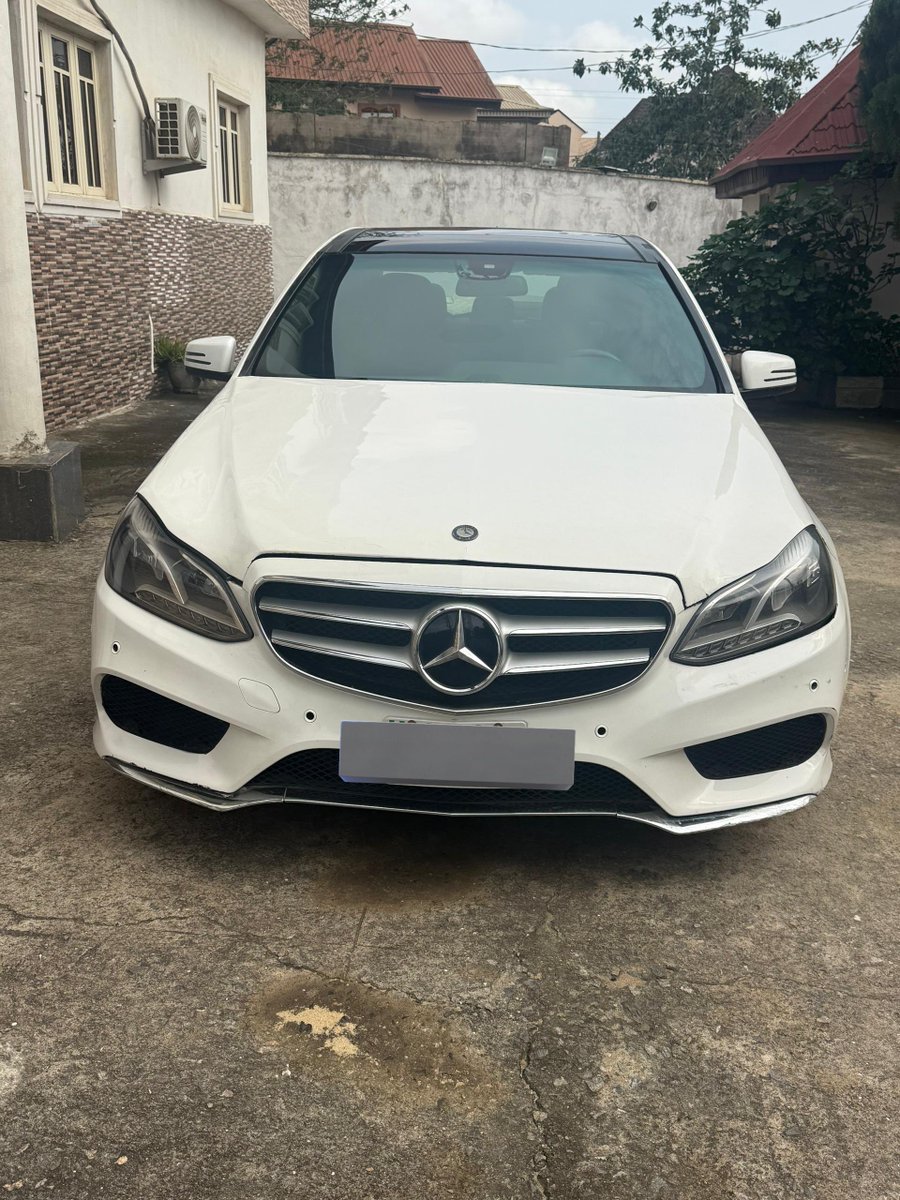 LEGEND_0009_'s tweet image. Mercedes Benz E350
2012 fully upgraded to 2015
AC chilling, No faults, Buy and Drive
N12,100,000. Slightly Negotiable