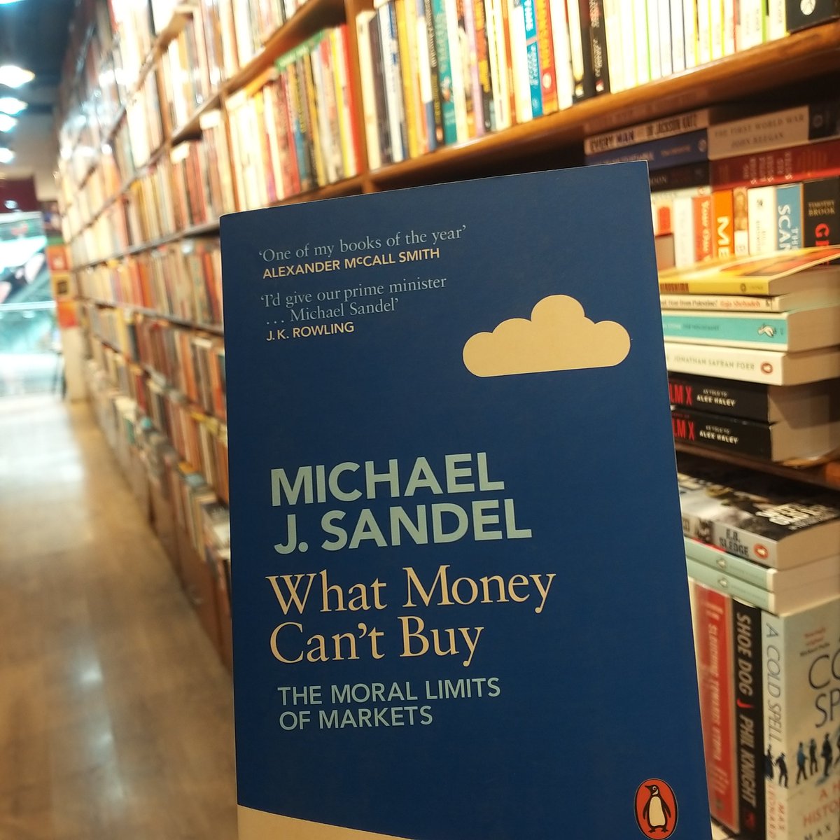 th_robert's tweet image. In this bestseller book &quot;What Money Can&apos;t Buy: The Moral Limits of Markets&quot;, Michael J. Sandel asks the biggest ethical questions of the present day: &quot;Isn&apos;t there something wrong with a world in which everything is for sale?&quot;

@Bahrisons_books
#Weekend #Book
#WhatMoneyCantBuy