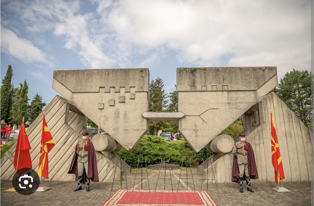 Да си спомнеме, да оддадеме почит на жртвите и голема благодарност до сите кои помогнале во траорните моменти.
Скопје е, и ќе биде солидарност.
Те сакам граду мој каков и да си.