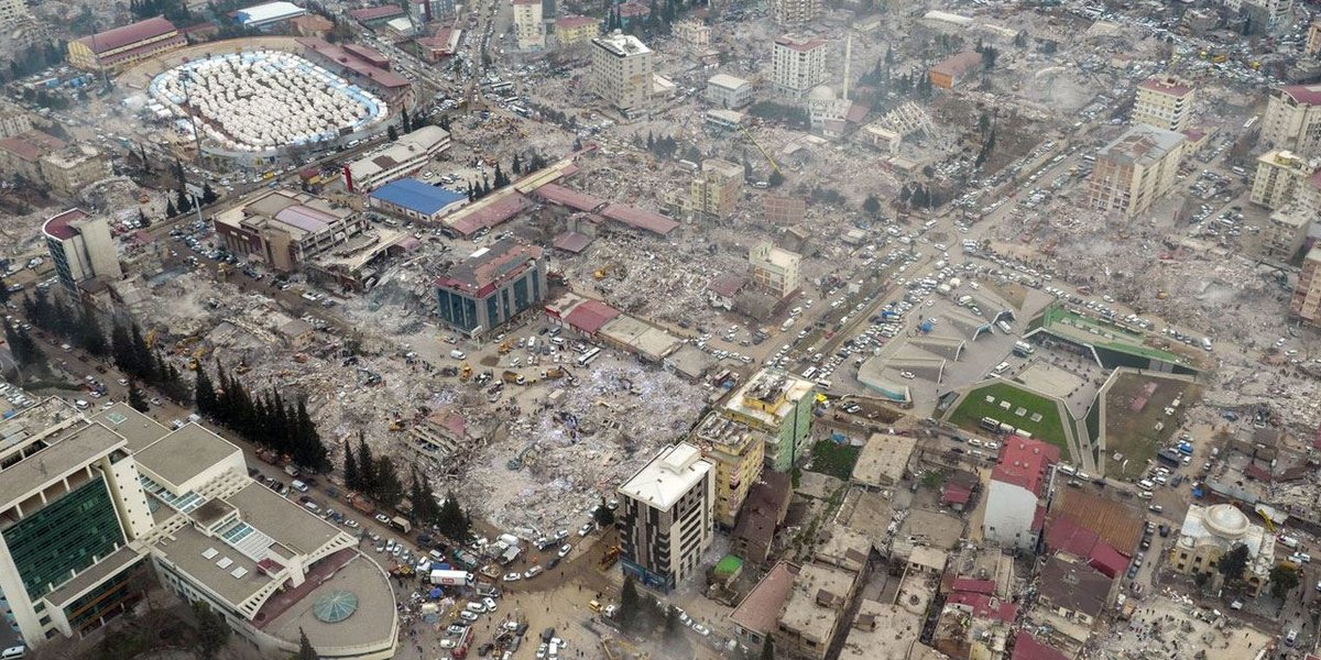 kisadalgamedya's tweet image. 👉AKP'li Kahramanmaraş Belediyesi 6 Şubat depremleri sonrası kentin alt yapı sorunları devam ederken 33 milyon TL'lik spor kompleksi ihalesi yaptı.
kisadalga.net/haber/gundem/m…