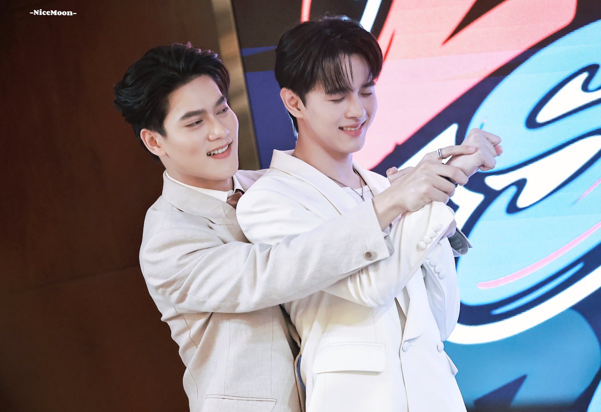 Nicemoon_0827's tweet image. 🫴🏻💖

#GunnerNice 
#Gunnernsk #Niceboripat