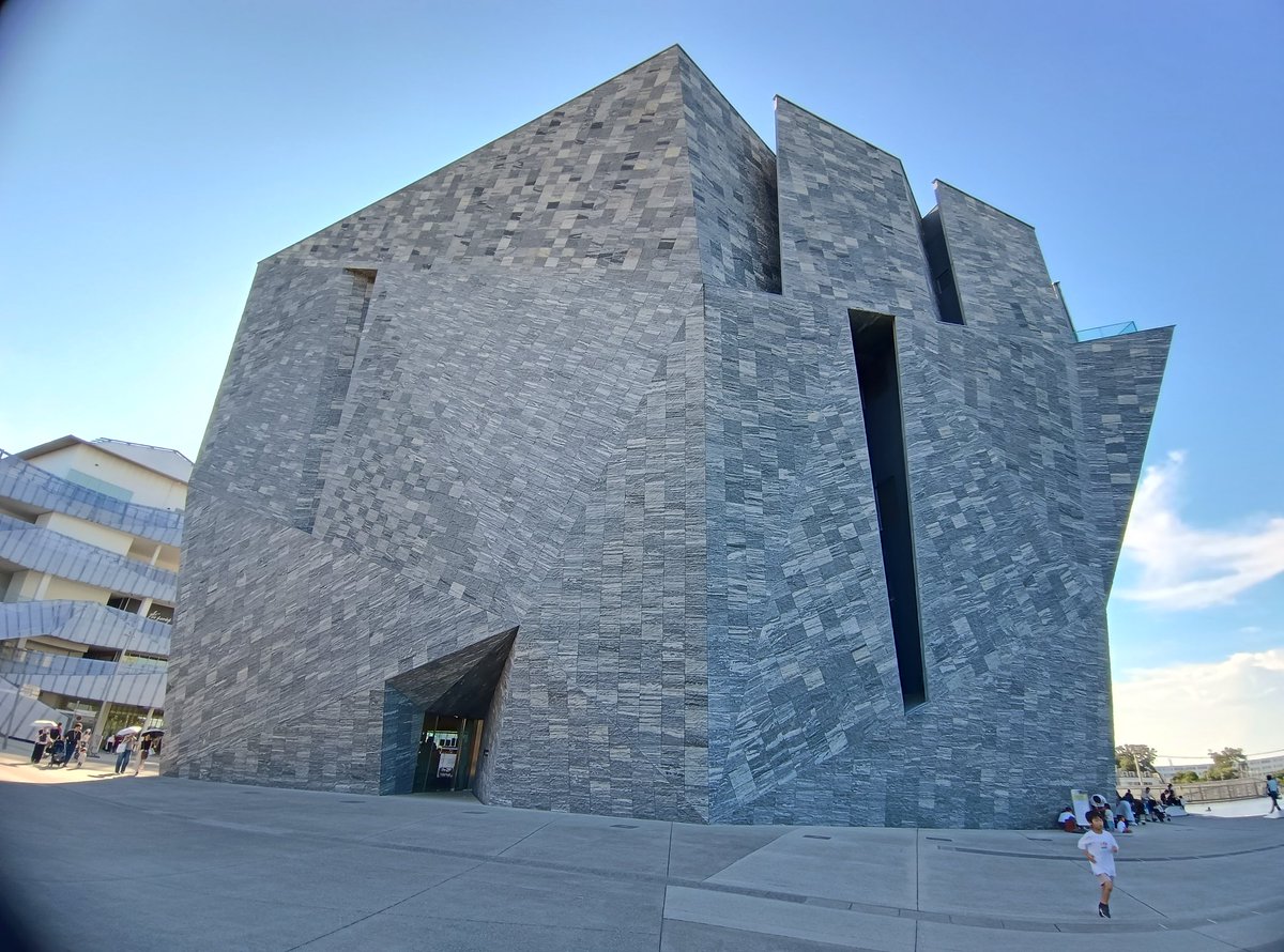 tkimura53007's tweet image. 東所沢なう。kadcul.com/event/231 マイコン博物館 scitech.or.jp/micommuseum/ の選抜メンバーがよそ行きの額縁に入れられて解説付きで展示品の顔して飾られてるの面白い、のだけどほんとに一軍のみな感じ。期間中に展示品入れ替えありなのでまた見に来るかも。
