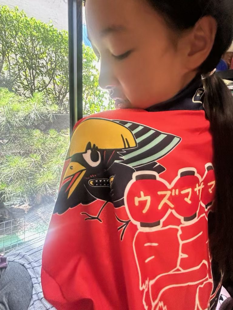 kachinta's tweet image. ⚡️まもなく、太秦の全てにリスペクトした
#太秦祭魂 夜の部、始まりますっ!
#DJShark さんの音楽でアガった勢いで
🏮参加型パレードへ突入!
日本画家の #諫山宝樹 さんの
描き下ろしによるオリジナルデザインの
(個展作品とは全く違った世界観!)
はっぴ(先着)羽織って
ハッピー😀に!…