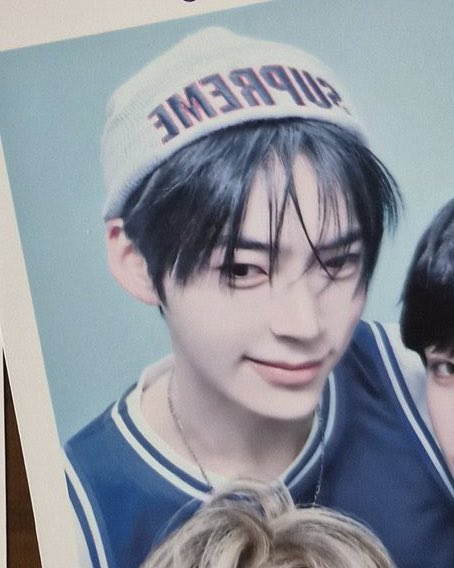 한빈이 너무 예쁘다 ..♡