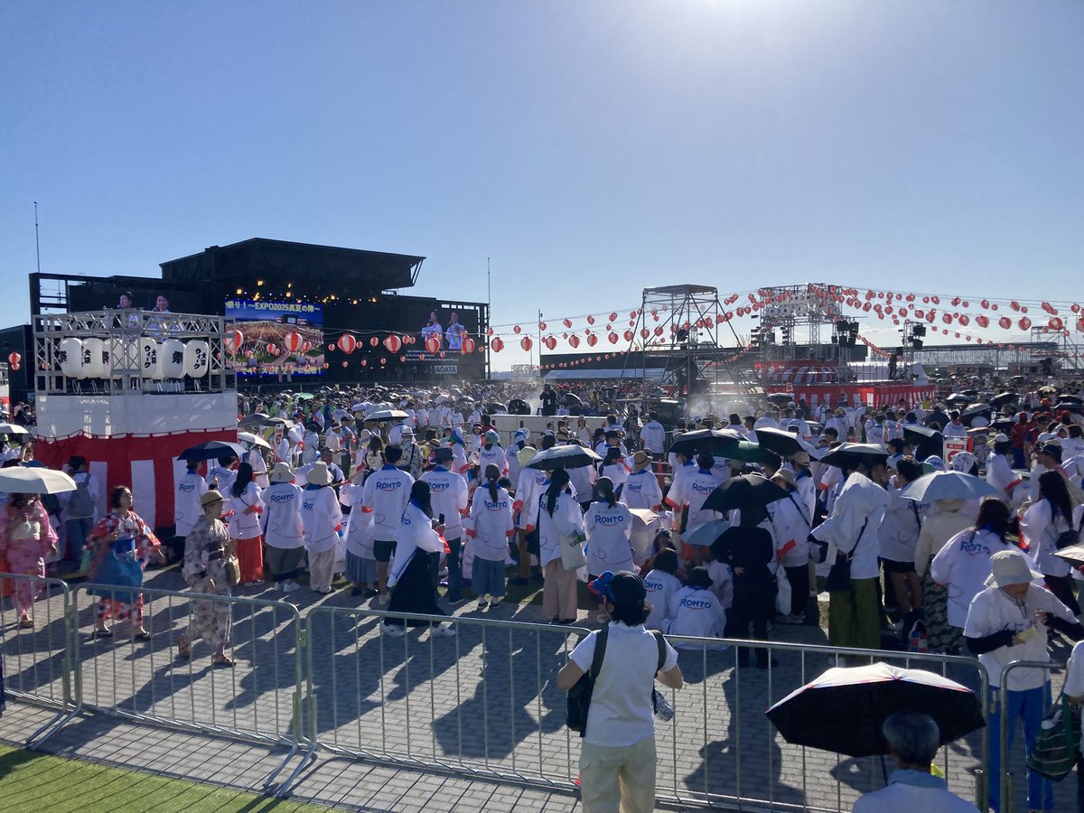 coffeexym's tweet image. 【拡散希望❗️】
まもなくギネスチャレンジ万博盆踊りが始まります❗️
間違いなく規制かかるので一度でもゆっくり見たい方はお早めに🥹
もう芝はいっぱいになりかけてる💦