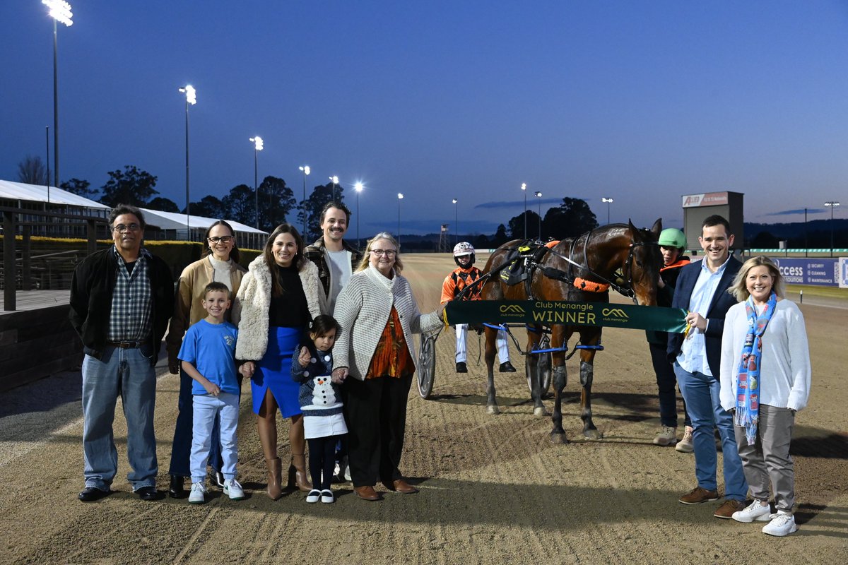 Ardens Ace NZ makes it back-to-back Metropolitan victories.🔥🥇

In tonight's opening event the Happy Birthday Kathy Pace, Ardens Ace NZ trained by David Thorn and driven by <a href="/Bailsmac27/">Bailey McDonough</a> reigns supreme in a mile of 1.51.8.

#ClubMenangle