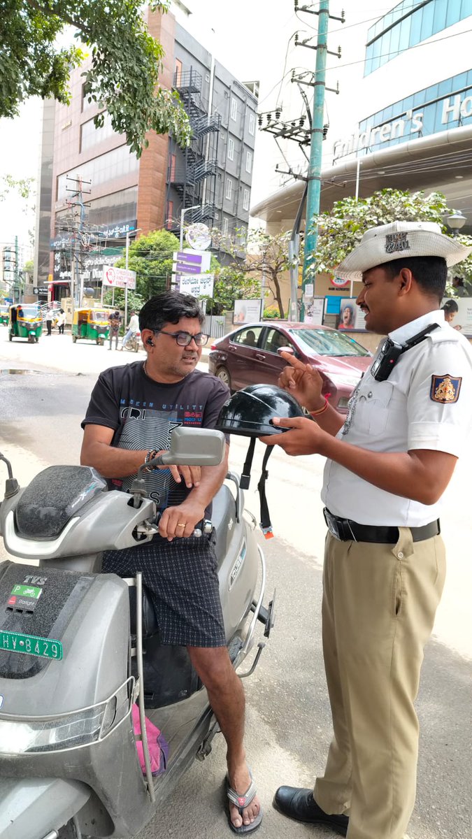 MAHADEVAPURA TRAFFIC BTP (@mahadevapuratrf) on Twitter photo #trafficawareness ಈ ದಿನ ನಮ್ಮ ಠಾಣಾ ವ್ಯಾಪ್ತಿಯ ರೈನ್ಬೋ ಜಂಕ್ಷನ್ ಹತ್ತಿರ ದ್ವಿಚಕ್ರ ವಾಹನ ಸವಾರರಿಗೆ ಐಎಸ್ಐ ಮಾರ್ಕ್ ಹೆಲ್ಮೆಟ್ ಧರಿಸುವ ಕುರಿತು ಹಾಗೂ ಸಂಚಾರ ನಿಯಮಗಳ ಪಾಲನೆ ಮತ್ತು ಉಲ್ಲಂಘನೆಯಿಂದ ಆಗುವ ಪರಿಣಾಮಗಳ ಕುರಿತು ತಿಳುವಳಿಕೆ ನೀಡಲಾಯಿತು. <a href="/acpwfieldtrf/">ACP Traffic Whitefield ಎಸಿಪಿ ಸಂಚಾರ ವೈಟ್ ಫೀಲ್ಡ್</a>
<a href="/DCPTrEastBCP/">DCP Traffic East ಉಪ ಪೊಲೀಸ್ ಆಯುಕ್ತರು ಸಂಚಾರ ಪೂರ್ವ</a> <a href="/blrcitytraffic/">ಬೆಂಗಳೂರು ಸಂಚಾರ ಪೊಲೀಸ್ BengaluruTrafficPolice</a> #trafficawareness ಈ ದಿನ ನಮ್ಮ ಠಾಣಾ ವ್ಯಾಪ್ತಿಯ ರೈನ್ಬೋ ಜಂಕ್ಷನ್ ಹತ್ತಿರ ದ್ವಿಚಕ್ರ ವಾಹನ ಸವಾರರಿಗೆ ಐಎಸ್ಐ ಮಾರ್ಕ್ ಹೆಲ್ಮೆಟ್ ಧರಿಸುವ ಕುರಿತು ಹಾಗೂ ಸಂಚಾರ ನಿಯಮಗಳ ಪಾಲನೆ ಮತ್ತು ಉಲ್ಲಂಘನೆಯಿಂದ ಆಗುವ ಪರಿಣಾಮಗಳ ಕುರಿತು ತಿಳುವಳಿಕೆ ನೀಡಲಾಯಿತು. <a href="/acpwfieldtrf/">ACP Traffic Whitefield ಎಸಿಪಿ ಸಂಚಾರ ವೈಟ್ ಫೀಲ್ಡ್</a>
<a href="/DCPTrEastBCP/">DCP Traffic East ಉಪ ಪೊಲೀಸ್ ಆಯುಕ್ತರು ಸಂಚಾರ ಪೂರ್ವ</a> <a href="/blrcitytraffic/">ಬೆಂಗಳೂರು ಸಂಚಾರ ಪೊಲೀಸ್ BengaluruTrafficPolice</a>