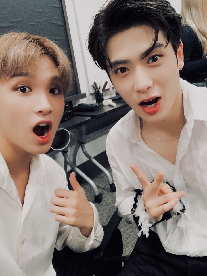 mykittyyuno's tweet image. 셀카찍을 때마다 표정 동기화되는 잰타몽
