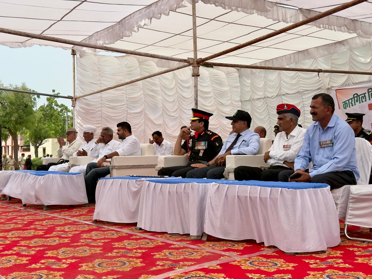 RavindraBhati__'s tweet image. आज, शहीद स्मारक पुलिस लाइन, बाड़मेर में अखिल भारतीय पूर्व सैनिक सेवा परिषद जिला इकाई के तत्वावधान में कारगिल विजय दिवस के अवसर पर आयोजित समारोह में सम्मिलित होकर शहीद जवानों को श्रद्धांजलि अर्पित की।
भारत माता के लिए अपना सर्वस्व बलिदान करने वाले उन महान सपूतों को शत-शत नमन!
जय…