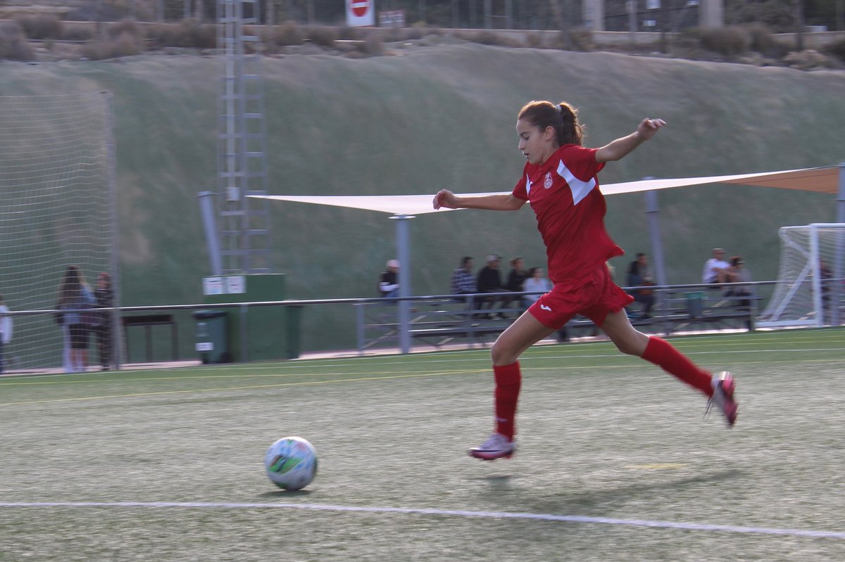 🥳 ¡Hoy cumple años nuestra jugadora del Infantil, Olaya Mira! Esperamos que lo pases muy bien en tu día.

🎉FELIZ CUMPLEAÑOS🎉