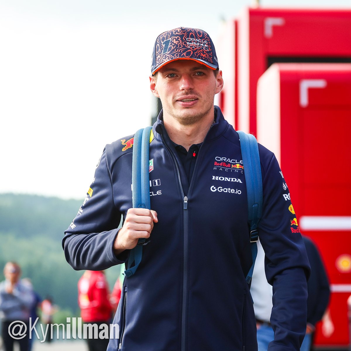 SPRINT SHOWDOWN

Max Verstappen lines up on the front row for today’s Sprint, starting from P2. He was nearly half a second off Piastri’s pace in Sprint Qualifying yesterday. Can he snatch the win this afternoon?

#formula1 #f1 #f1content #BelgianGP #RedBullRacing #MaxVerstappen