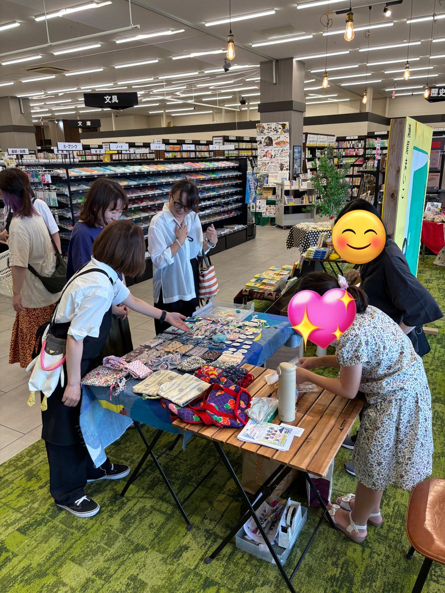 mayu_mahihapi's tweet image. 今月のハンドメイドマルシェも無事終わりました。楽しかった🤗
ビッグゲストがあり、サプライズゲストあり、もっとうちのお店に集客力があればっ!と悔しく思いつつ、また来月(8/30)も再来月(9/27)もありますので、是非よろしくお願いいたします!
忙しくて、自分のブースの写真撮り忘れた🥹