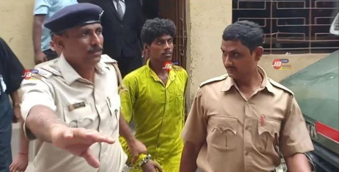 #WestBengal

He is Hamidul Ali Khan. He abducted, raped and murdered a minor Hindu girl(14) in 2018. 

Today, he is free and acquitted by the Court. Because, the Police didn't do the investigation properly, didn't submit enough evidence. 
Read details and you'll be shocked.