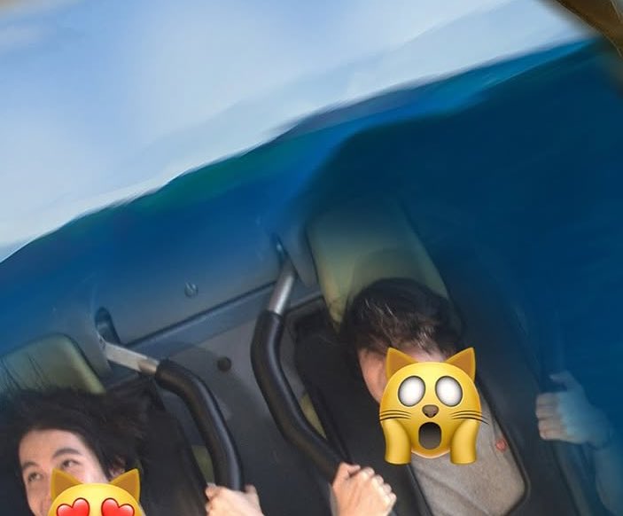 mikrokosmos000's tweet image. Look at them with the Super Mario hats and on the ride 😭🤏🏻 I can’t handle this cuteness ❤️🩹
#FirstKhaotung #เฟิร์สข้าวตัง