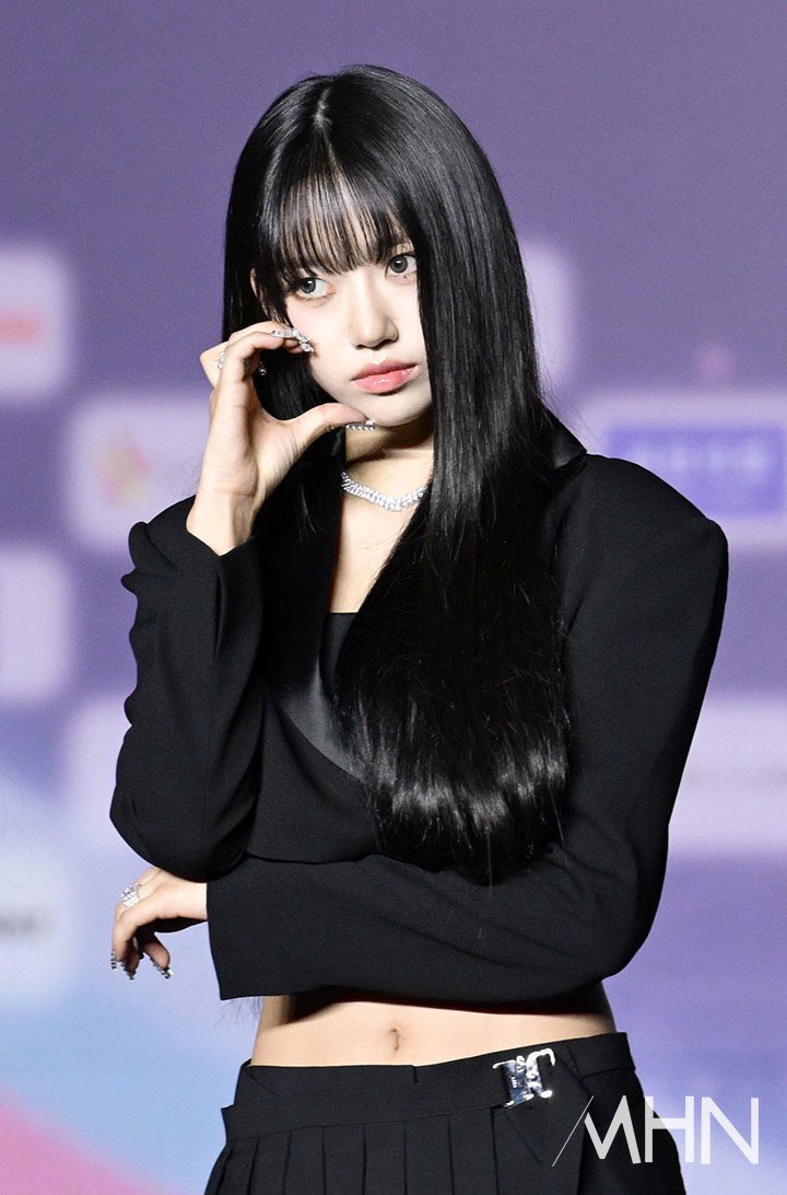 sooinspic's tweet image. MEOVV AT SBS GAYO DAEJEON
#MEOVV_SBS가요대전
#SBS가요대전Summer
#SOOIN #MEOVV