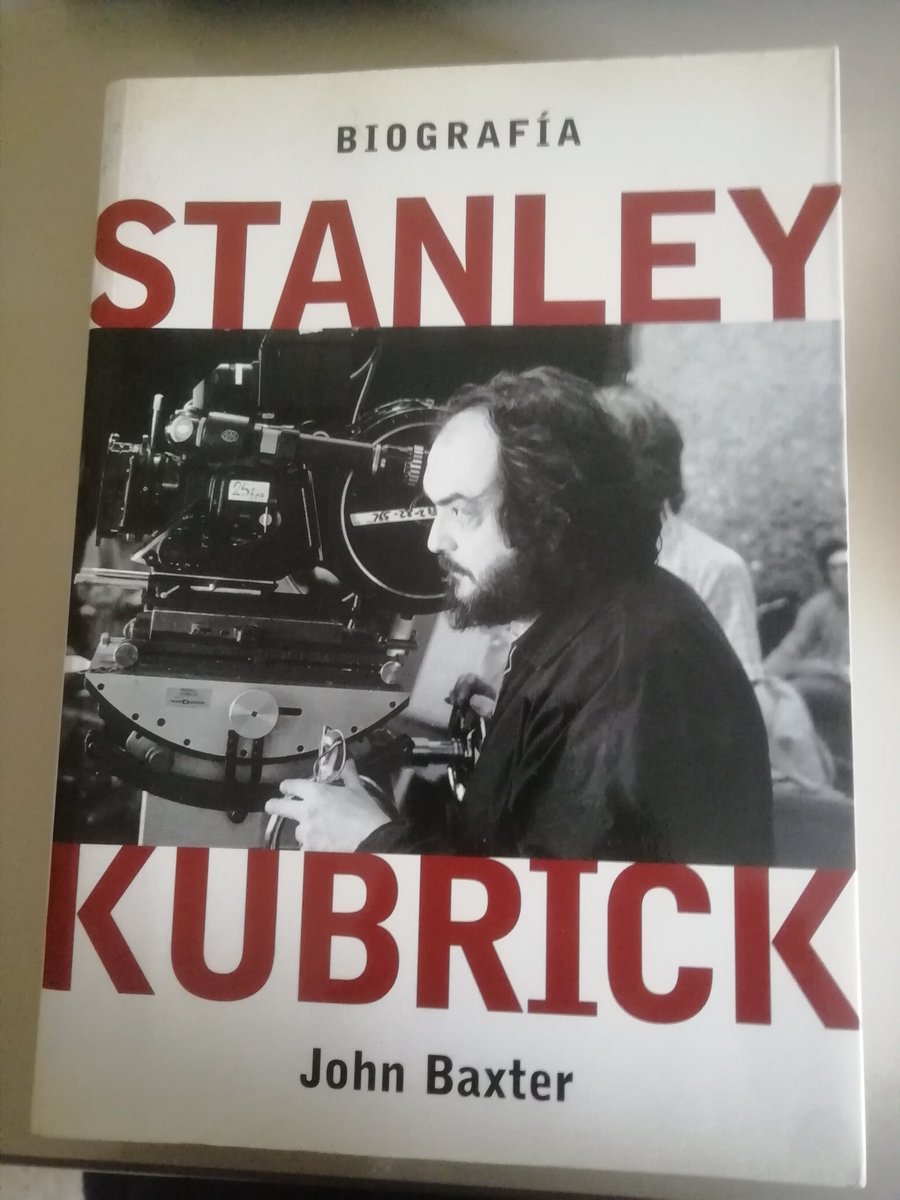 OErrantes's tweet image. De lo mucho que podría recomendarse acerca de la obra de Kubrick, más allá de su filmografia obviamente, este libro de John Baxter está entre lo más relevante. Texto cuidado, riguroso, repleto de detalles, erudición... Toda una joya.