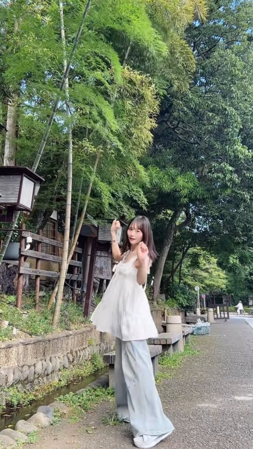 尾木波菜　直筆　偶然シンフォニー衣装 ≠ME、1stアルバム「Springtime In You」収録曲「偶然