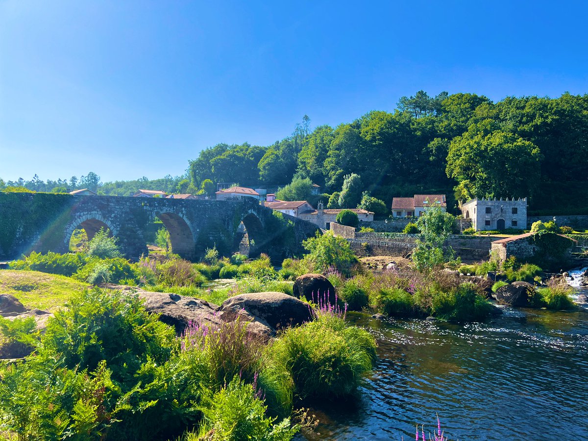 larotesmeyer's tweet image. Menuda maravilla es el interior de Galicia, pueblos con un patrimonio espectacular, naturaleza en todo su esplendor, sin masificaciones, tapeando en bares locales, sin necesidad de reserva, tan solo disfrutando y admirando.