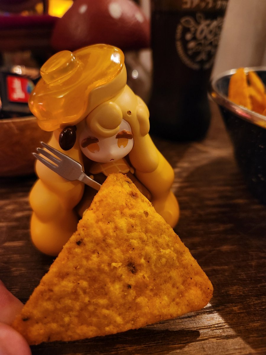 Fullmoon_0505's tweet image. 🥞：ウエハース  あまいサクサクすきなのです！

🥞：ドリトス ピリッとパリパリしてて
おいしいなのです！
