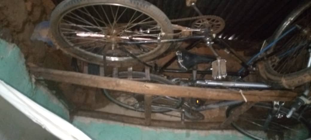 SamKabera's tweet image. Muri @Gasabo_District,Rusororo Nzakuzwanayo na Nsengimana bafatanywe urumogi na Kanyanga n'ibikoresho bikekwa ko bibaga birimo amagare 5,amacupa ya gaz 4,ishyiza na Valise,...
@CityofKigali @RIB_Rw @Rwandapolice @SpokesCentral @RNPSpokesperson