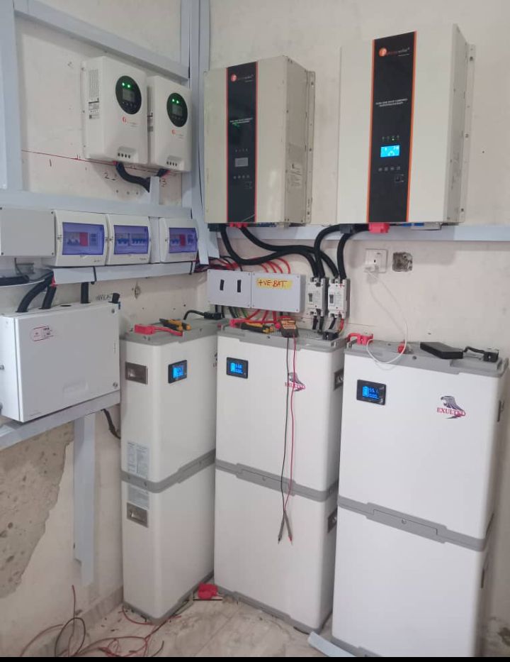 sapabendersHQ's tweet photo. Another power energy served
I just cooked this 20kva solar inverter along side with this massive 45kwh lithium battery....Dm I'll explain the rest
#gosolar #solar #solarminigrid https://t.co/6S1DNOH2dL