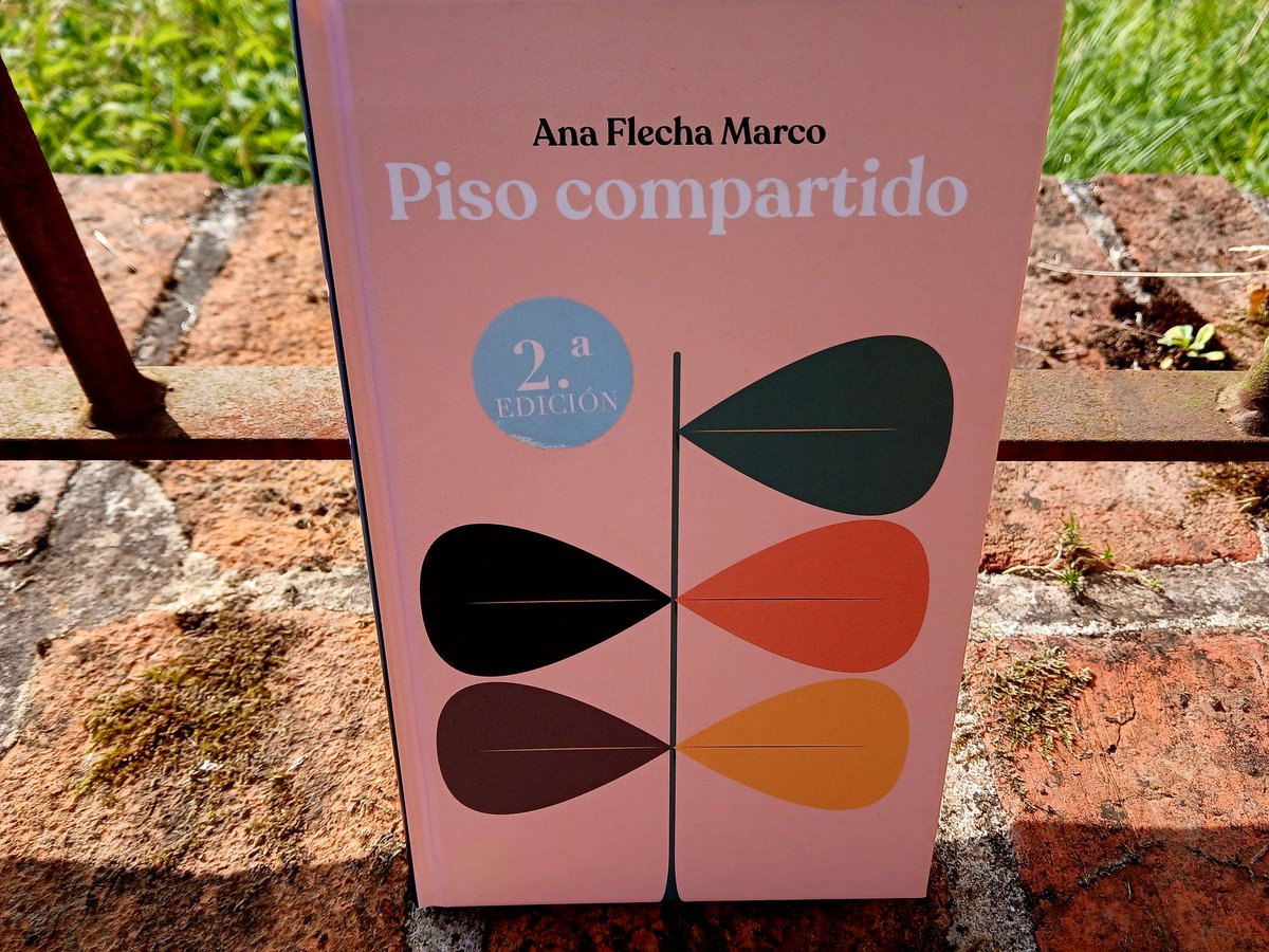 Diferente, original y divertido. Memoria viva de toda una generación de mujeres.
Qué acertada estuvo la librera al recomendármelo.
#PisoCompartido
<a href="/MrsdanversE/">MrsDanvers_edit</a>