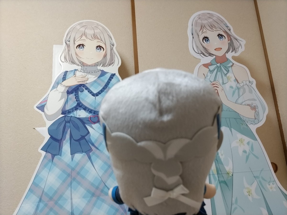 アニメイトコラボの等身大パネル届きました！ 家にリーリヤが2人いるよ 