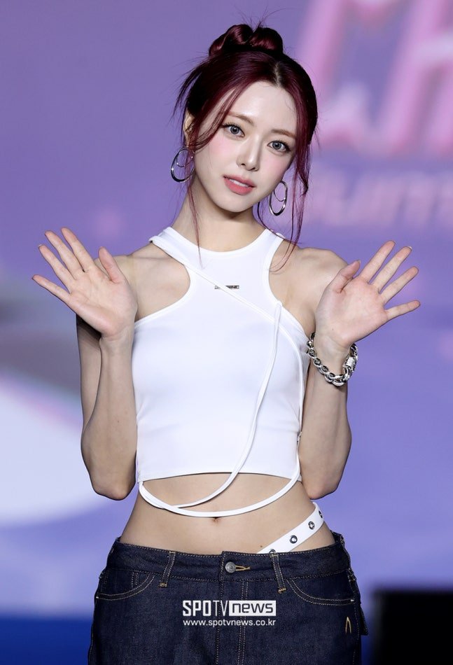 KVerselife's tweet image. #YUNA of #ITZY at the 2025 SBS Gayo Daejeon Summer Blue Carpet