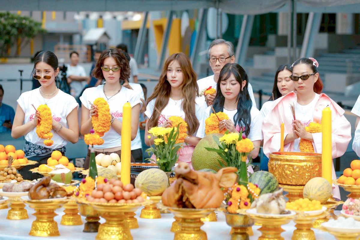todayentth's tweet image. เปิดเคมีใหม่!! “แพม-อาฮ๋วง” ควงคู่เอาฤกษ์เอาชัย นำทีมบวงสรวง “QUEENDOM ซ่อนใจไว้ที่เธอ” ซีรีส์ยูริเรื่องแรกจาก WeTV Original
อ่านต่อ : facebook.com/share/p/16sbKk…
#WeTVth #WeTVOriginal #QueendomTheSeries
#ซ่อนใจไว้ที่เธอ #อาฮ๋วงแพม