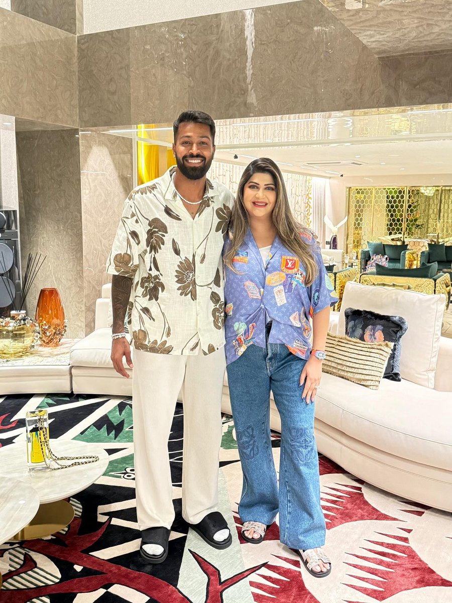Aksha Kamboj (@akshakamboj) on Twitter photo Chilling with the Pitch King who brings fireworks to every pitch and yep, <a href="/hardikpandya7/">hardik pandya</a> brought that same 🔥 off the field too.
Cricket greatness & candid vibes.
Here’s to India’s ultimate game-changer. 🏏💫
.
.
#HardikPandya #CricketRoyalty #IndianCricket #GameChanger Chilling with the Pitch King who brings fireworks to every pitch and yep, <a href="/hardikpandya7/">hardik pandya</a> brought that same 🔥 off the field too.
Cricket greatness & candid vibes.
Here’s to India’s ultimate game-changer. 🏏💫
.
.
#HardikPandya #CricketRoyalty #IndianCricket #GameChanger