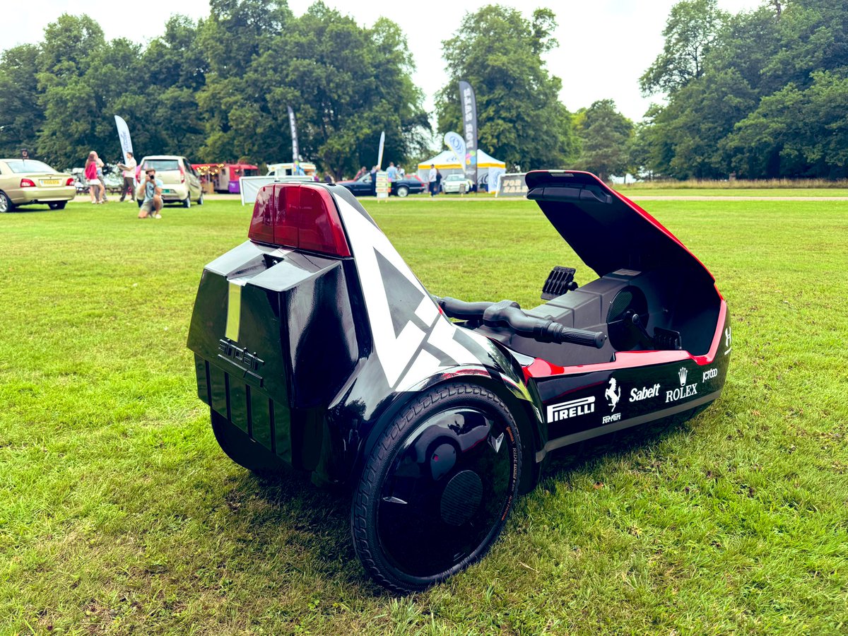 theintercoolerx's tweet image. Our @Andrew_Frankel is out judging the @Hagerty Festival of the Unexceptional today, and look what he spotted just walking through the gate. It’s going to be an exceptionally unexceptional day.