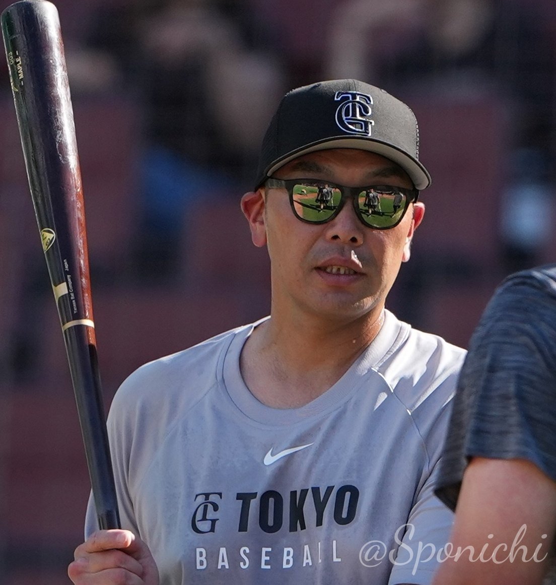 Sponichi_Photo's tweet image. 〈 #カープ vs #ジャイアンツ 〉試合に備える #坂本勇人 #吉川尚輝 。#阿部慎之助 監督は #リチャード にアドバイス(撮影・沢田　明徳）#npb