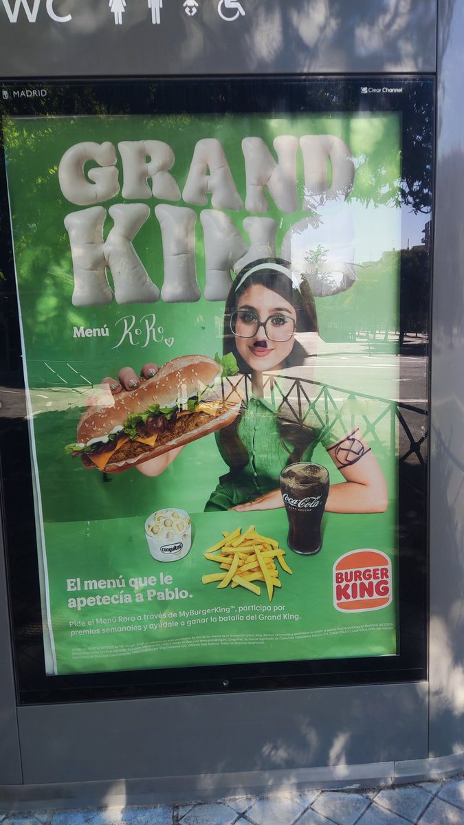 Leguineche's tweet image. Ahora Roro está más completa. Ese verde v🤮x no ha sido al azar.