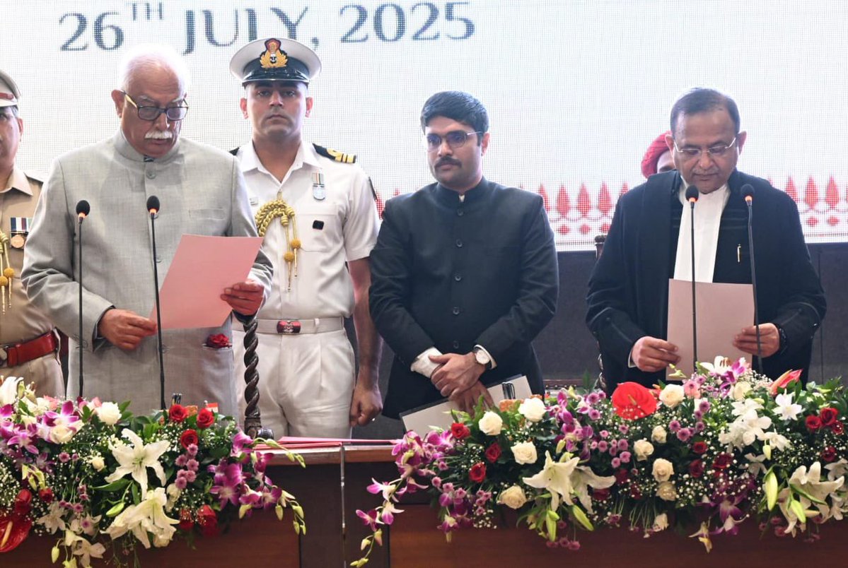 visrane's tweet image. Heartiest congratulations to Hon’ble Governor Shri Pusapati Ashok Gajapathi Raju ji on being sworn in as the Governor of Goa today.
Honoured to have attended the swearing-in ceremony and witnessed this significant moment for our state.
Wishing you great success in this esteemed…