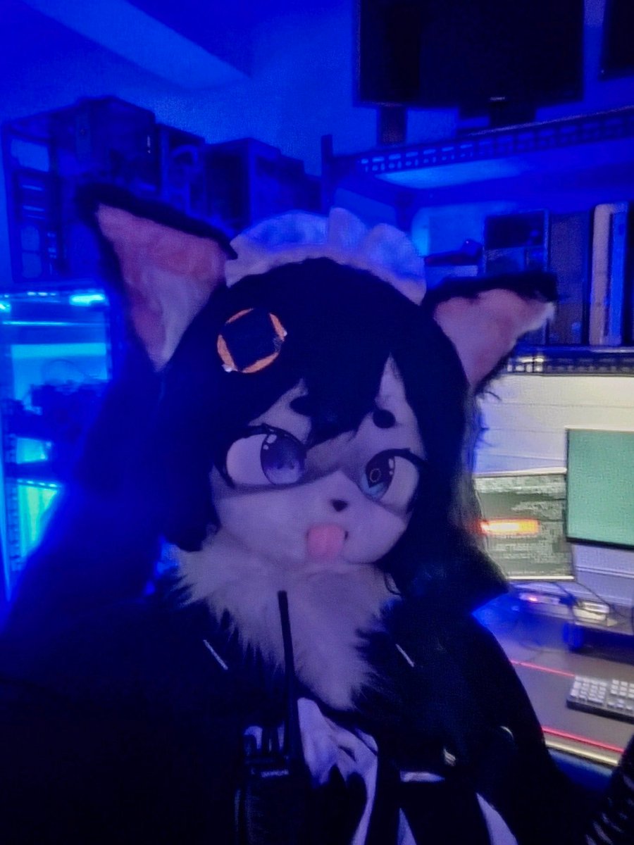 peulryune's tweet image. 밀리터리 촬영회하고왓서오
유일한 퍼리