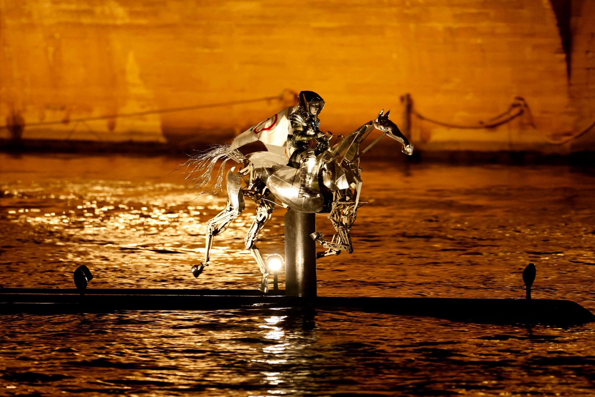 Lycrem3's tweet image. ➡️Il y’a 1 an c’était l’ouverture des JO #Paris2024 ! Encore merci à Thomas Jolly pour cette cérémonie d’ouverture exceptionnelle, la
plus belle de l’Histoire des J.O ! 🇫🇷
Que des souvenirs ! 👏