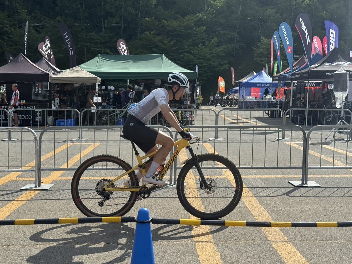 ride_food_love's tweet image. バイク借りてリスタート🚴‍♀️

２位フィニッシュ🥈

サイズ小さいなぁーと思いながらも、諦めずにリスタートしゴールできて良かった💪

#elvesbike
#NANDOR
@elvesbikejapan