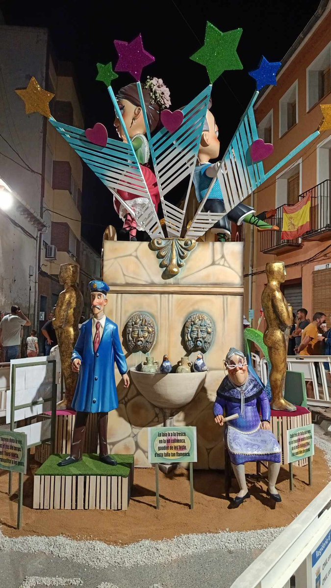 CendraDigital's tweet image. «Vint anys de foc» es el lema de la Falla Sant Jaume de la localidad de Onil de 2025.
La falla es obra de Artdefoc y va a estar plantada hasta el 27 de julio.