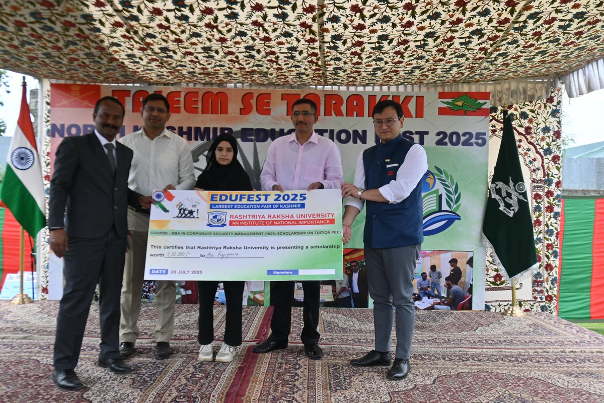 HukusBukus_786's tweet photo. Indian Army always with youth of #Kashmir.

"EduFest 2025-Taleem Se Taraqee" was organised by #IndianArmy at Subhan Stadium, Sopore on 26 Jul 25. The Mega Event attracted 30+ colleges &amp; 2500+ students, where counselling, admissions &amp; scholarships worth 3 Cr were offered.
#Kashmir https://t.co/Ck2lA9F14x