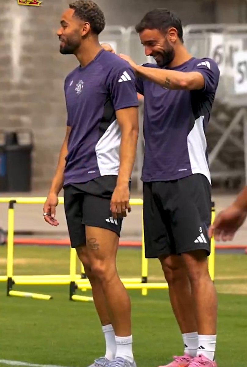 “My man you don’t know what I went through with Hojlund, Sancho and Antony” 😭