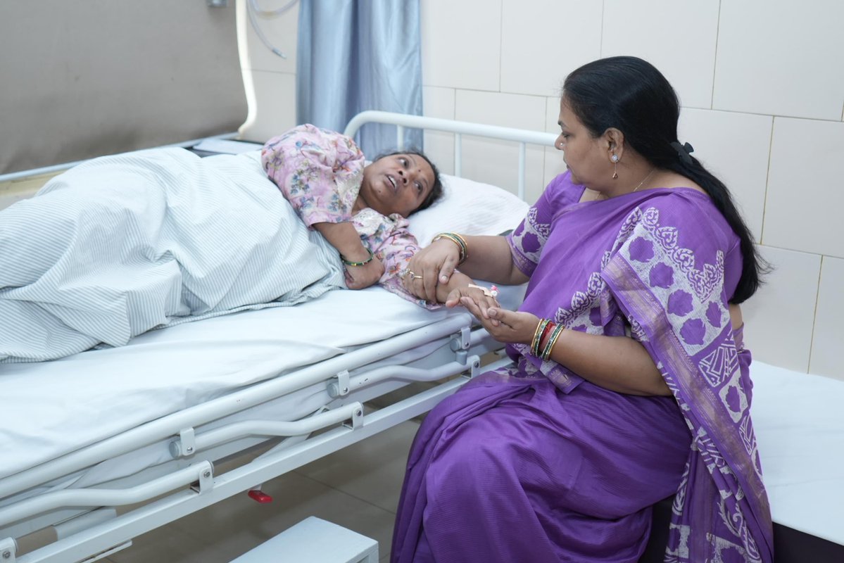 DipikaPS's tweet image. आज रांची की पूर्व मेयर, मेरी दोस्त और बहन श्रीमती रमा खलखो जी से अस्पताल में भेंट कर उनके स्वास्थ्य की जानकारी ली। बाबा बैद्यनाथ से प्रार्थना है कि वे उन्हें शीघ्र पूर्ण स्वास्थ्य लाभ प्रदान करें।