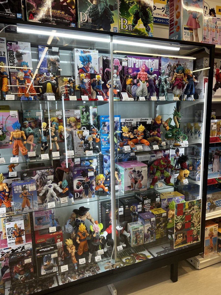 kencyoro0207's tweet image. 雨ニモマケズ
詐欺ニモマケズ

東ニフィギュアショップアレバ
行ッテフィギュアヲ買ヒ

ミンナトフィギュアヲメデタリポストシタリ

サウイフモノニ
ワタシハナリタイ

#フィギュア愛デル部
#フィギュア倶楽部