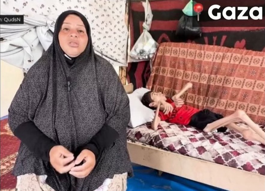 SarahAllisonFl's tweet image. Simple question:
why the heck are parents in gaza hiding food from their own kids?!