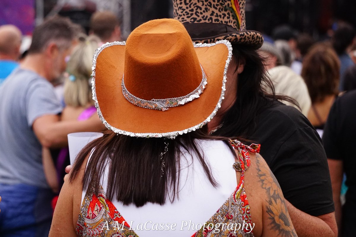 AMLaCassePhoto's tweet image. Forest Fest day one! The rain stayed away, the crowd sung and danced away long after the sun had set!
#FlrestFest2025 #FesrivalPhotographer #MusicPhotographer