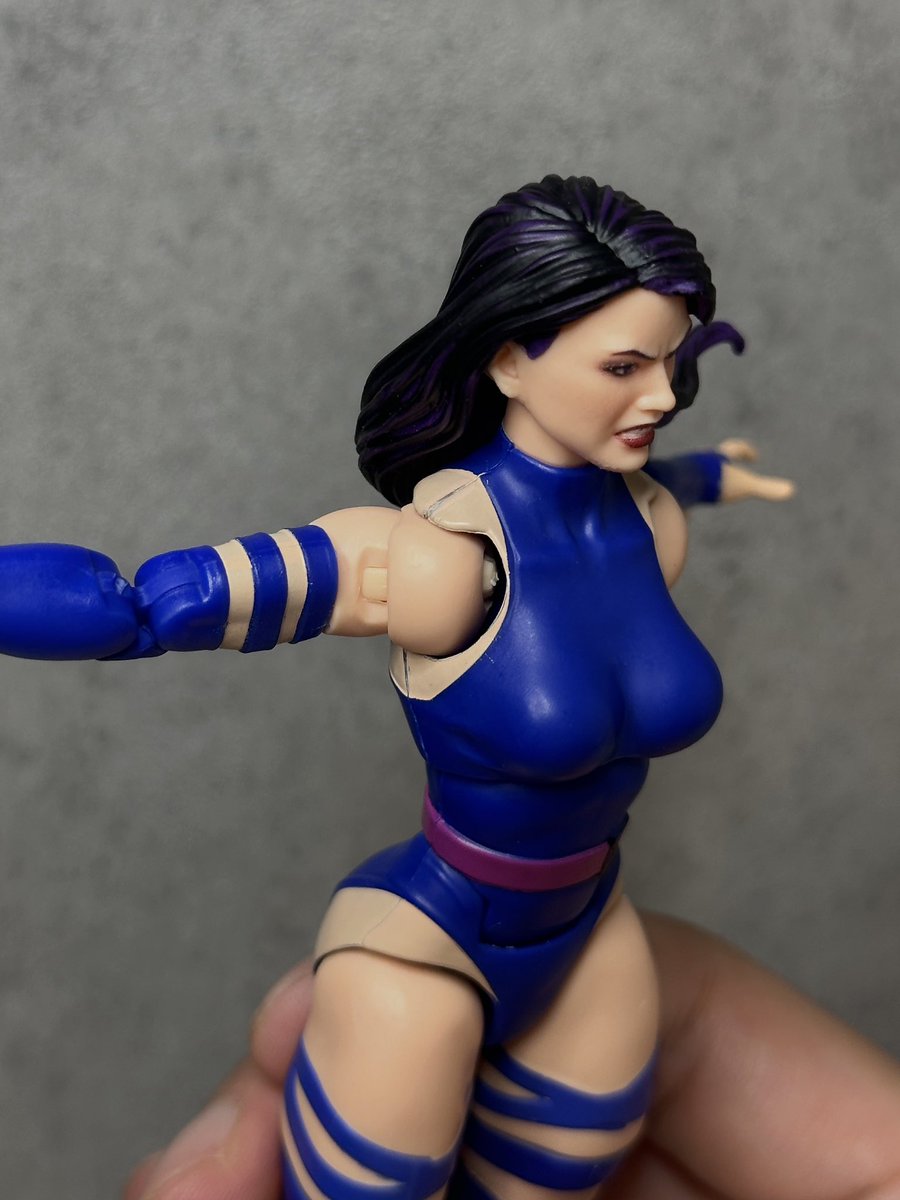 bucky_spike's tweet image. サイロック到着!
なるほどーウォーバード素体と思ってたけど絶妙に違いますねえ
✅ふとももバインバイン
✅肩〜バタフライジョイント周りの稼働が凄い
✅エフェクトの持たせ方がわからないw
顔は好みだろうけど、髪の毛の造形と配色がすごく美しい🤩
